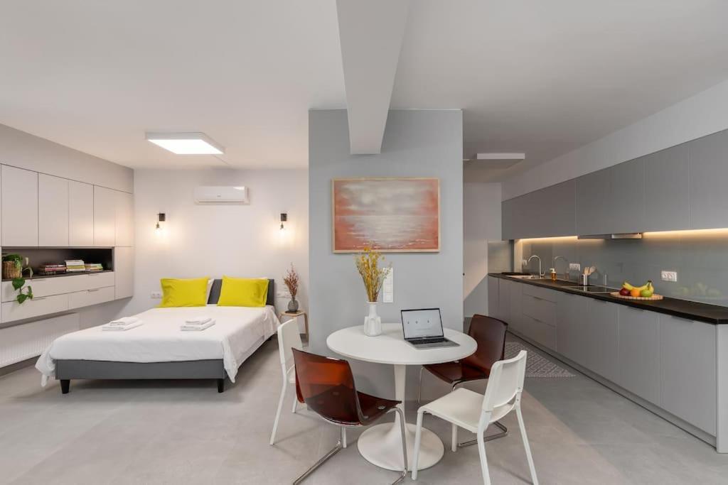 Stylish Studio Downtown Atenas Exterior foto